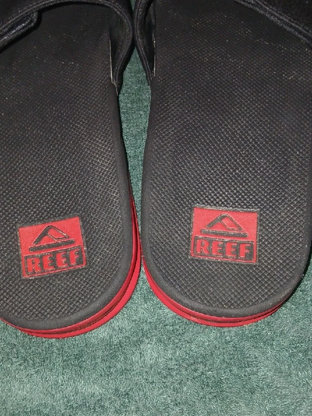Reef Men’s Black & Red Fanning Slide Sandals Built In Bottle Opener Sz: 10